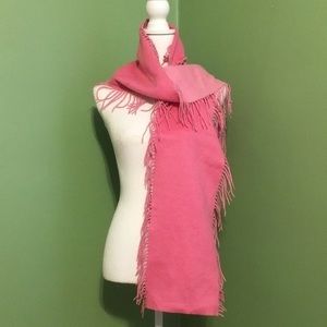 Castlerig pink scarf with fringe